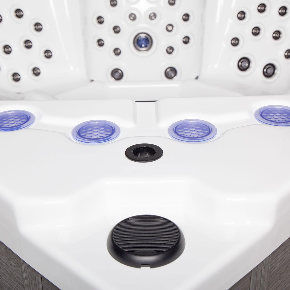 Bueno Spa Denver 6 - Person 100 - Jet Acrylic Hot Tub with New Arctic Max Insulation, Ozonator, and Cover in Ice White